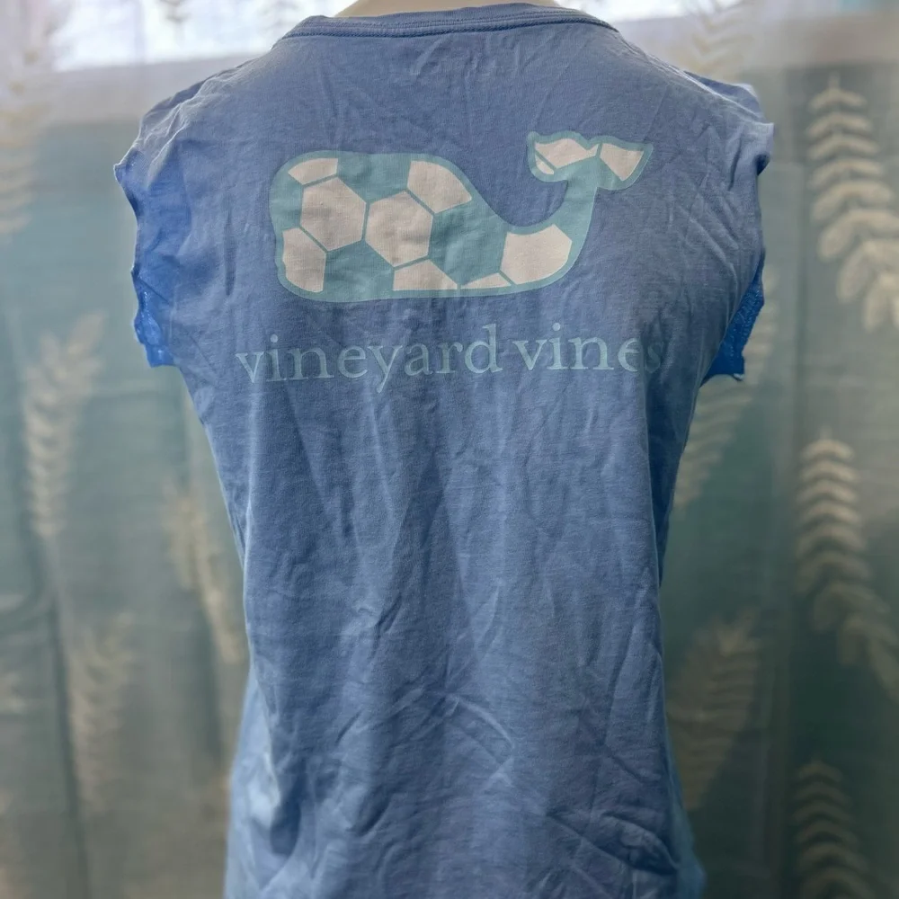 🎁Vineyard Vines Light Blue Whale Tee